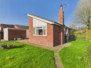 Side Elevation- click for photo gallery